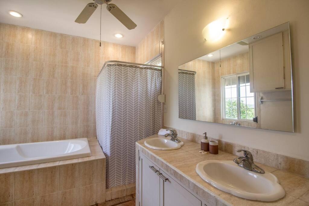 El Meco Beachfront & Private Pool Villa By Casa Paraiso Cancún Extérieur photo